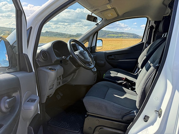 Nissan e-NV200 12 of 19