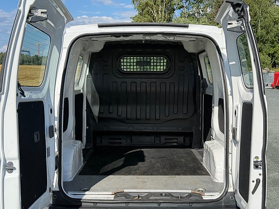Nissan e-NV200 8 of 19