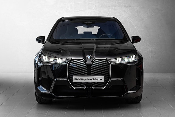 BMW iX 3 of 30