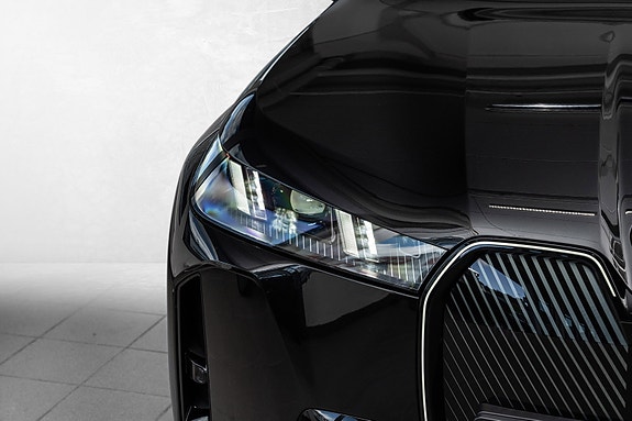 BMW iX 5 of 30