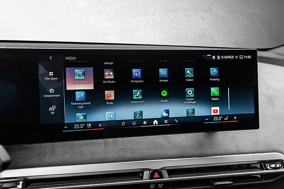BMW iX 25 of 30