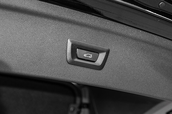 BMW iX 30 of 30