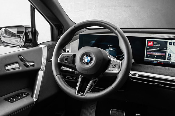 BMW iX 17 of 30