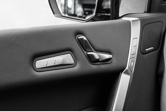 BMW iX 27 of 30