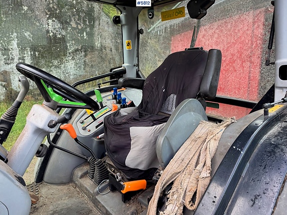 Deutz Fahr Agroplus 410 DT m/ frontlaster. 18 of 30