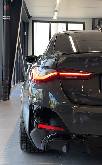 BMW i4 13 of 30