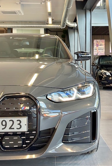 BMW i4 8 of 30