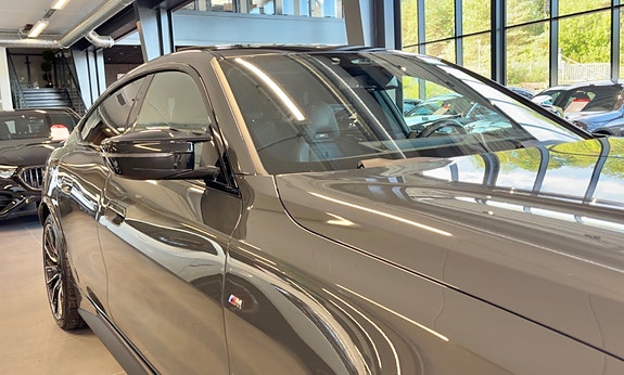 BMW i4 3 of 30