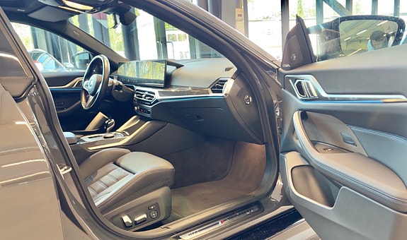 BMW i4 21 of 30