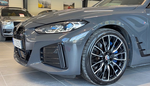 BMW i4 9 of 30