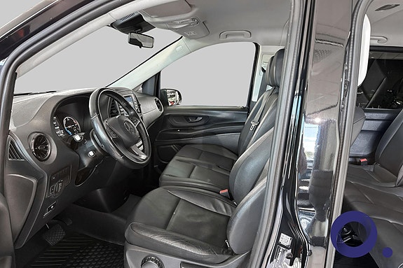 Mercedes-Benz eVito Tourer 12 of 18