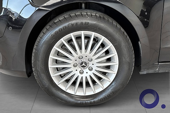 Mercedes-Benz eVito Tourer 10 of 18