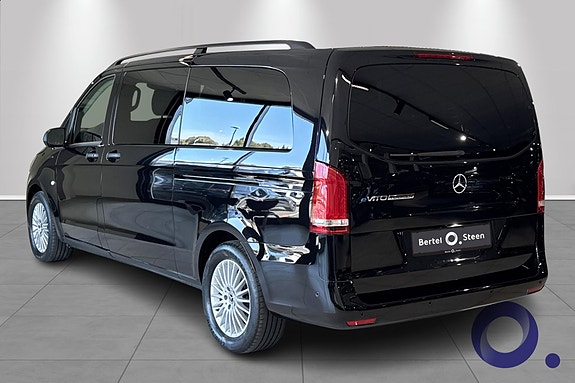 Mercedes-Benz eVito Tourer 3 of 18