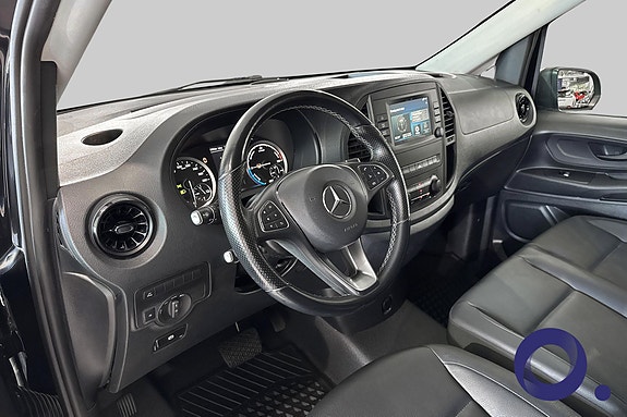 Mercedes-Benz eVito Tourer 13 of 18
