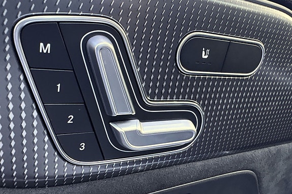 Mercedes-Benz EQA300 17 of 20