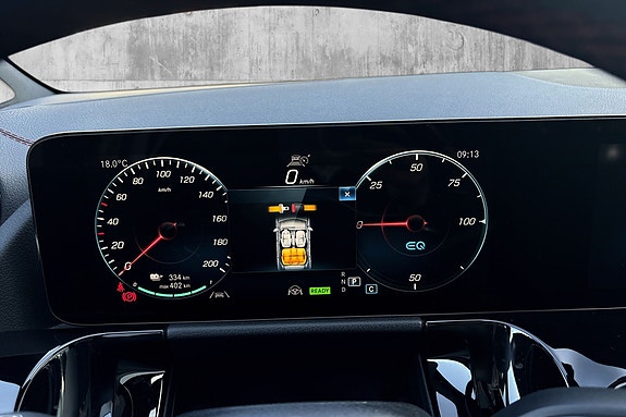 Mercedes-Benz EQA300 15 of 20