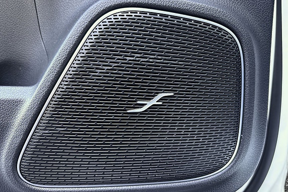 Mercedes-Benz EQA300 18 of 20