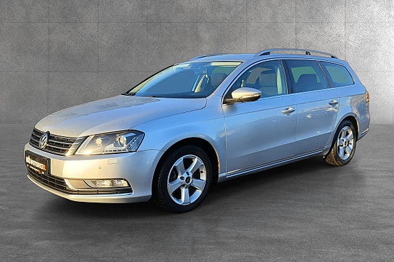Volkswagen Passat 5 of 30