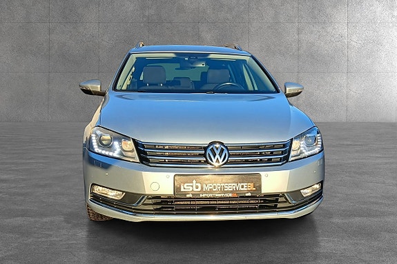 Volkswagen Passat 4 of 30