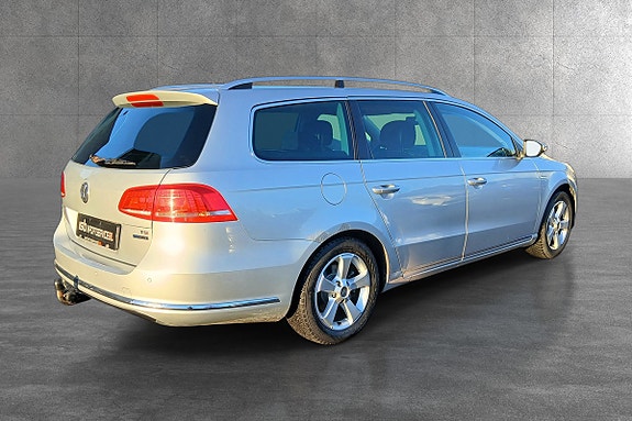 Volkswagen Passat 3 of 30