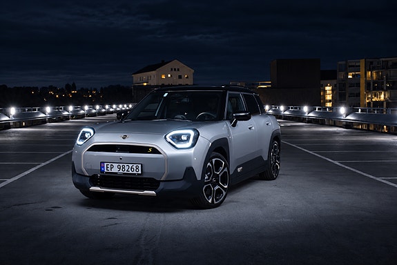 MINI Aceman SE 3 of 16