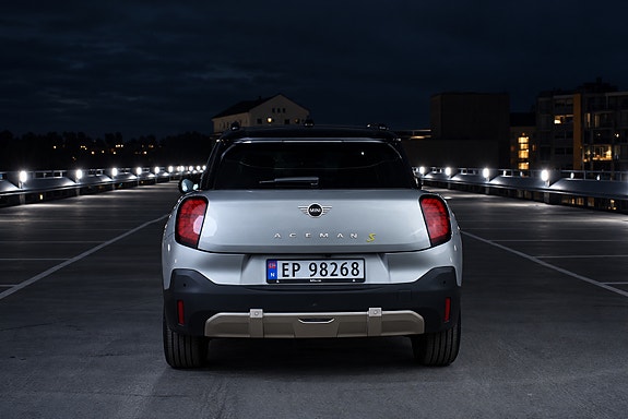 MINI Aceman SE 12 of 16