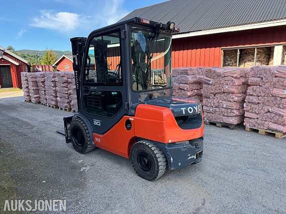Toyota TONERO 30 06-8FD30F 3T Motvektstruck 4,7M LITE BRUKT 7 of 30