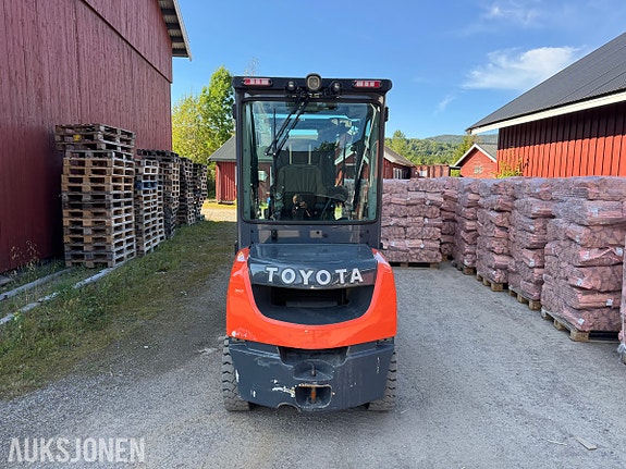 Toyota TONERO 30 06-8FD30F 3T Motvektstruck 4,7M LITE BRUKT 6 of 30