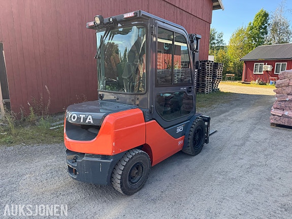 Toyota TONERO 30 06-8FD30F 3T Motvektstruck 4,7M LITE BRUKT 5 of 30