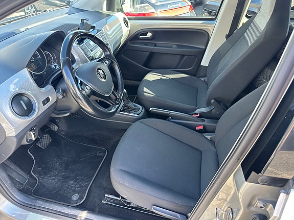 Volkswagen UP! 7 of 15