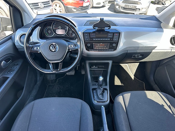 Volkswagen UP! 9 of 15
