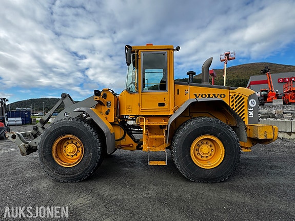 Volvo L60E Hjullaster - Tilleggshydraulikk - Skuffe - Diagonalskjær - Sertifisert til august 2026 8 of 30