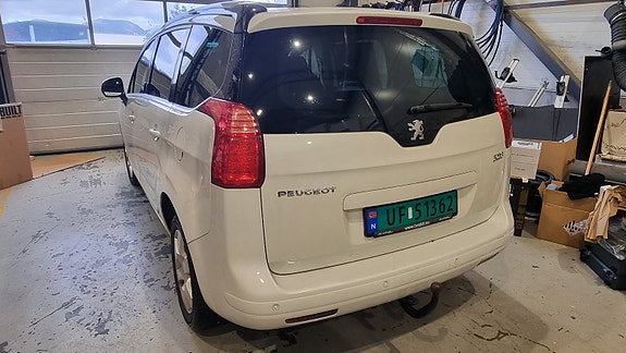 Peugeot 5008 5 of 9