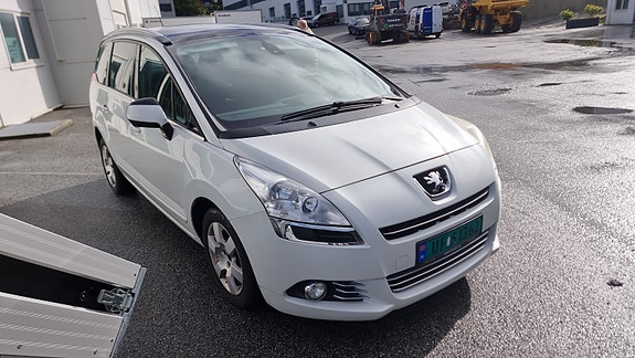Peugeot 5008 3 of 9