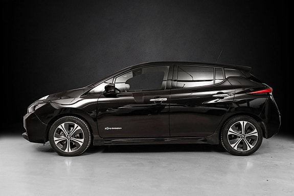 Nissan Leaf 4 of 28