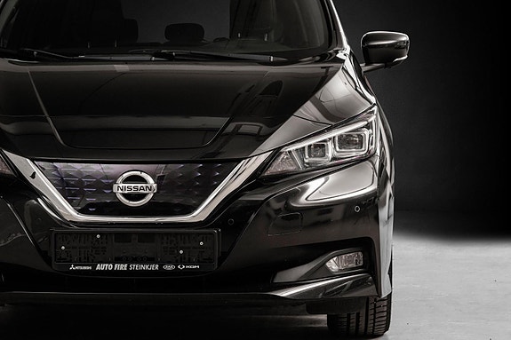 Nissan Leaf 6 of 28
