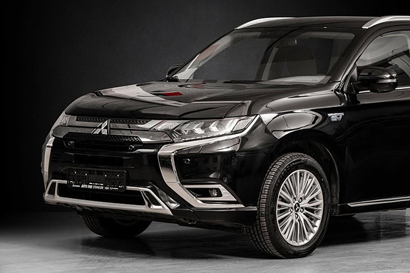 Mitsubishi Outlander 2 of 29