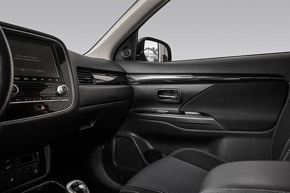 Mitsubishi Outlander 22 of 29