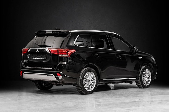 Mitsubishi Outlander 12 of 29