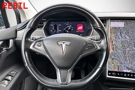 Tesla Model X 12 of 21