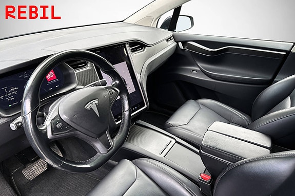 Tesla Model X 19 of 21