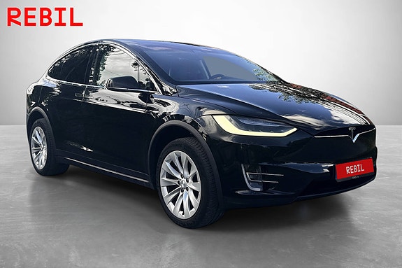 Tesla Model X 3 of 21