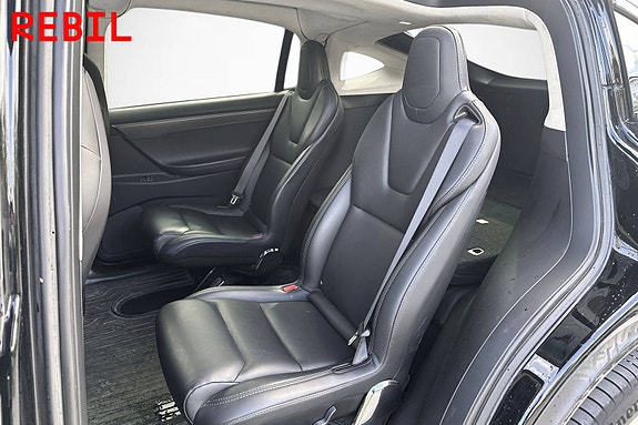 Tesla Model X 9 of 21