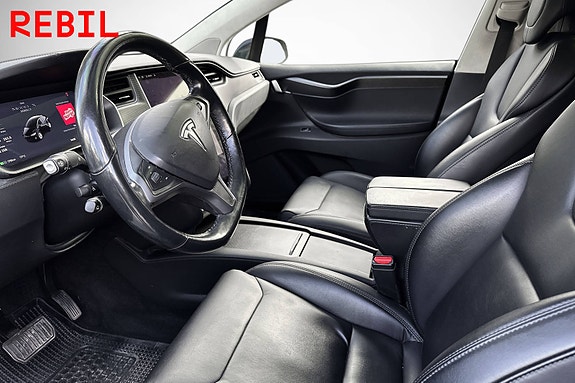 Tesla Model X 8 of 21