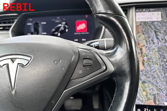 Tesla Model X 14 of 21