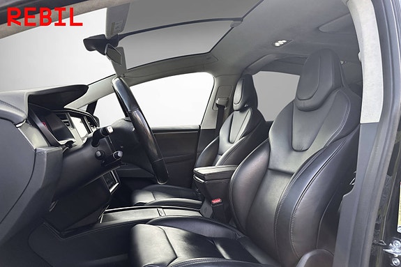 Tesla Model X 7 of 21