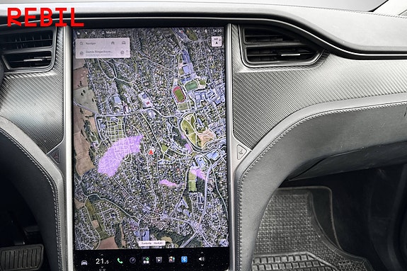 Tesla Model X 15 of 21
