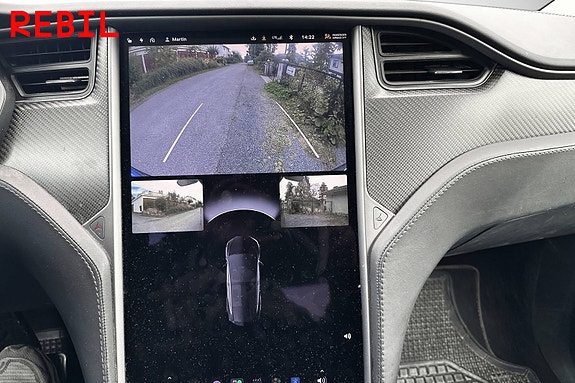 Tesla Model X 18 of 21