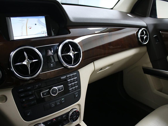 Mercedes-Benz GLK220 6 of 30