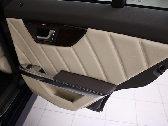 Mercedes-Benz GLK220 26 of 30
